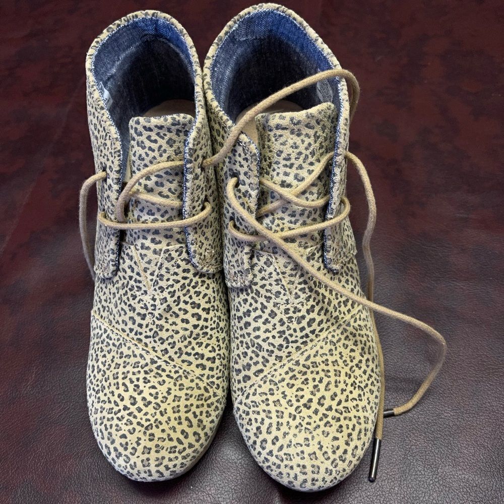 Toms leopard print wedge lace up boots booties,‎ size 8.5 - Picture 4 of 13